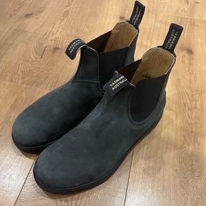 Blundstone 587 Chelsea boots
